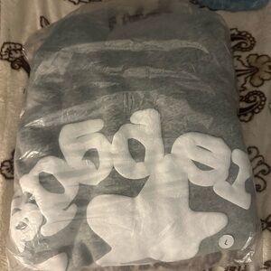 Spyder Gray and White Throw Blanket